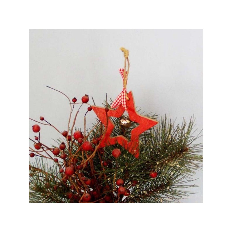 Red star wooden ornament