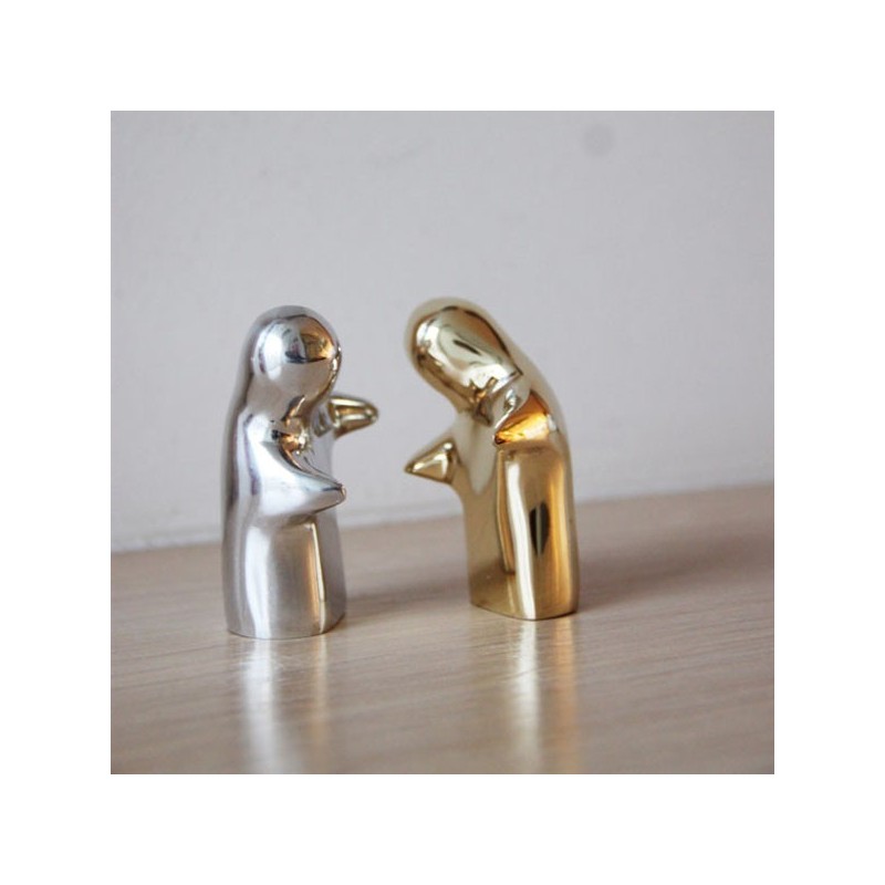 Embracing couple metal sculpture