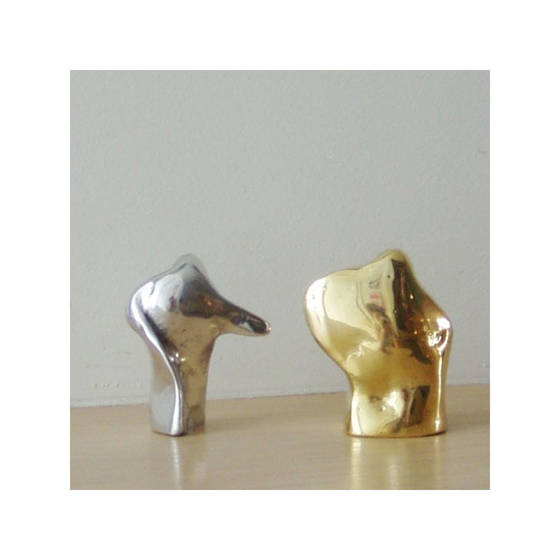 Embracing couple metal sculpture