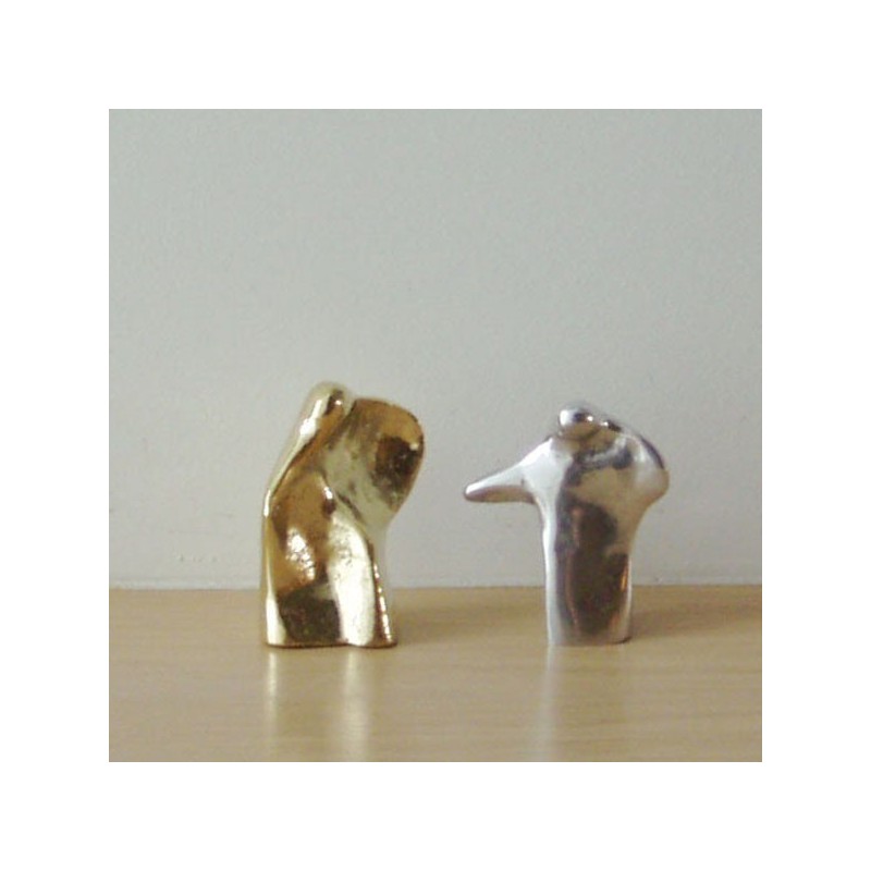Embracing couple metal sculpture