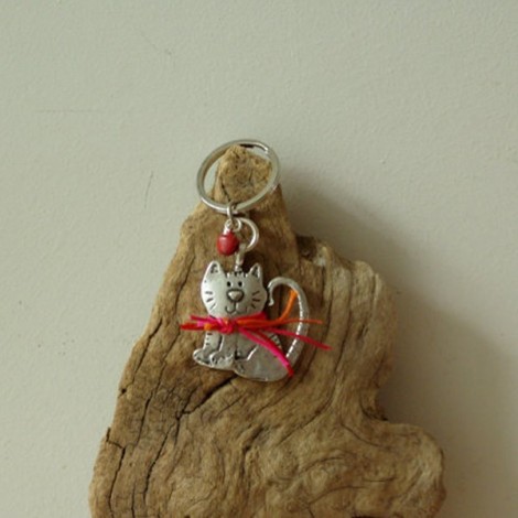 Smiling cat keychain, alloy and waxed cords cat key ring, folk art key ring 2