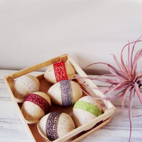 Brown Easter egg, ceramic egg in light brown with dark brown, lace decor, ostich egg, marbled Easter egg, rustic Easter decor 2