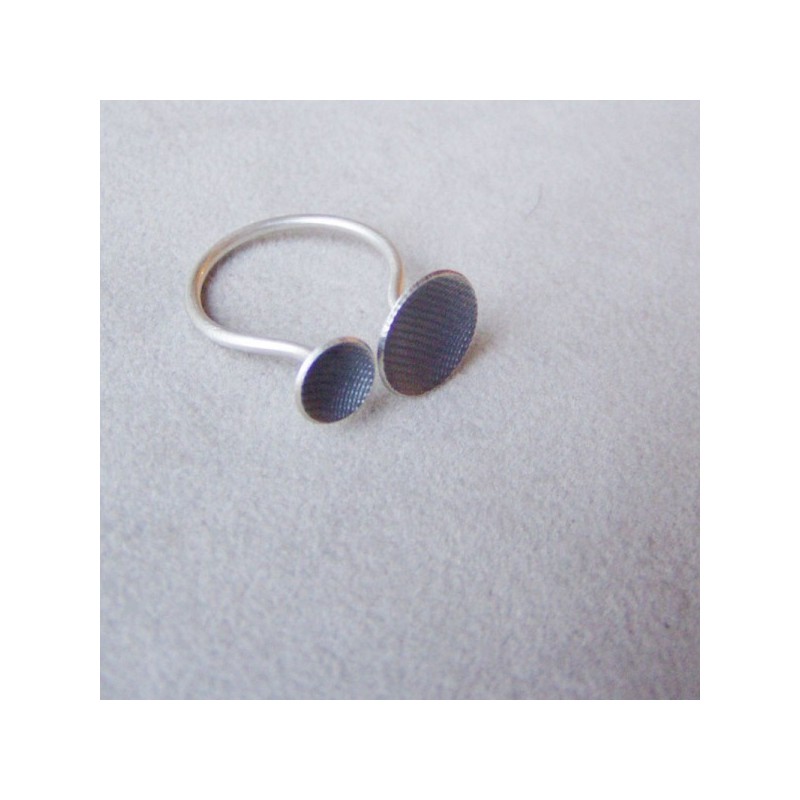 Two disks ring, sterling silver open ring with two oxidised, black disks, modern minimalist ring