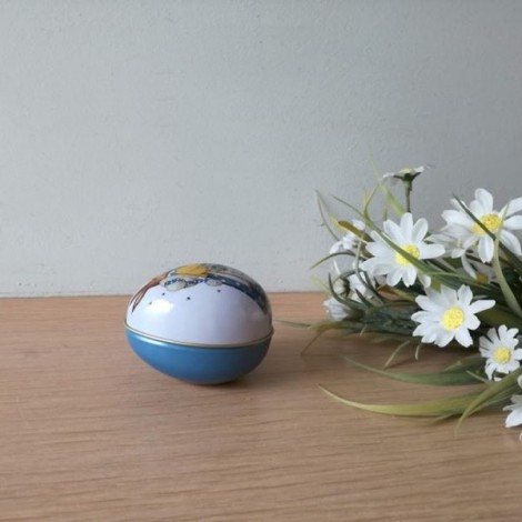 Easter egg box, metal tin box with an antique Easter illustration, Easter bunny carrying bee hive, Easter collectible 2