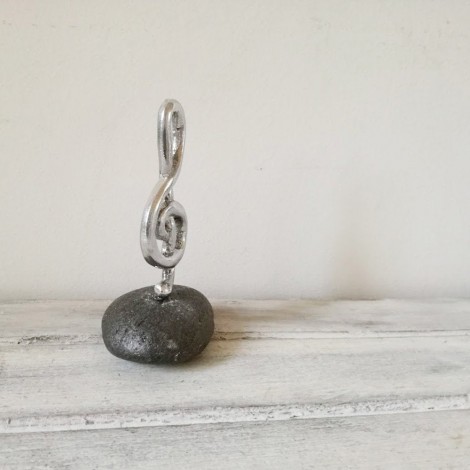 Treble clef sculpture, silver treble clef on black stone, treble clef 2