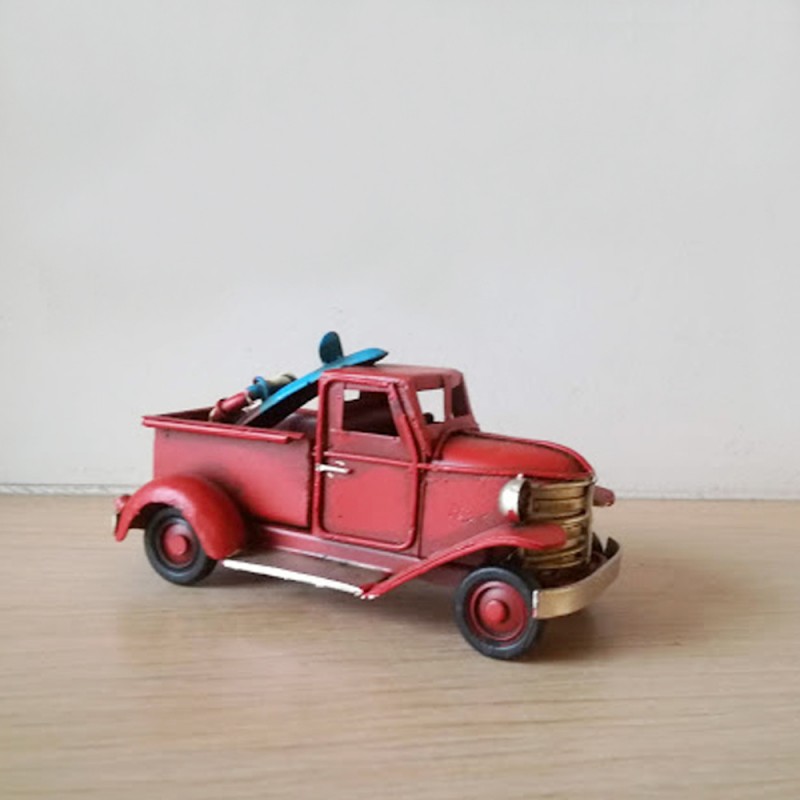 Κόκκινο φορτηγάκι μινιατούρα, 11 χ 5 εκ.