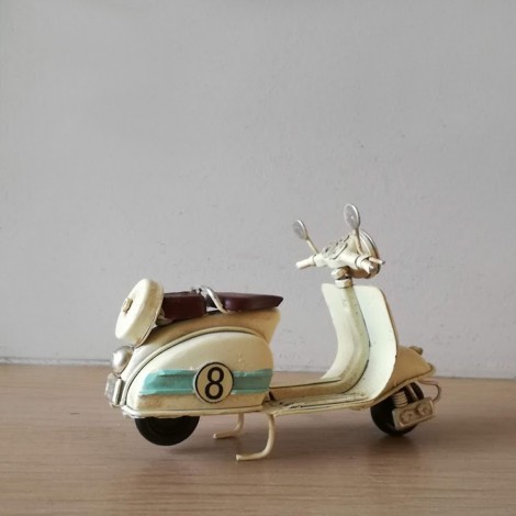 White scooter miniature,...