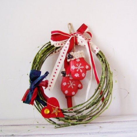 Mittens winter wreath,...