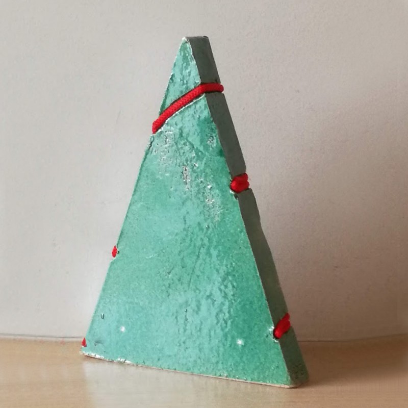Minimalist Xmas tree, ceramic Christmas tree sculpture, pointy modern xmas tree miniature