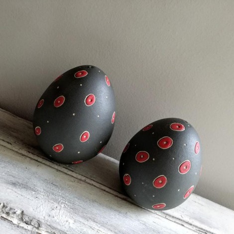 Grey Easter eggs, red and grey, ceramic, Easter eggs 2
