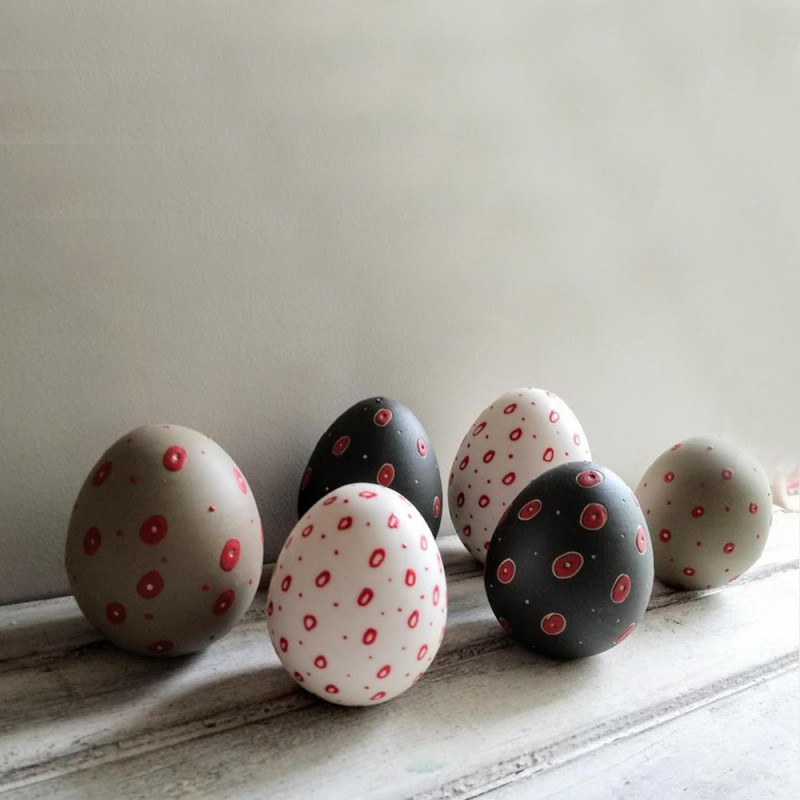 Grey Easter eggs, red and grey, ceramic, Easter eggs