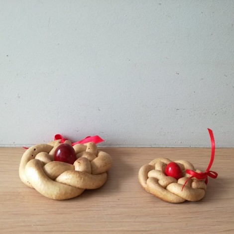 Greek Easter breads, Greek koulourakia decor 2