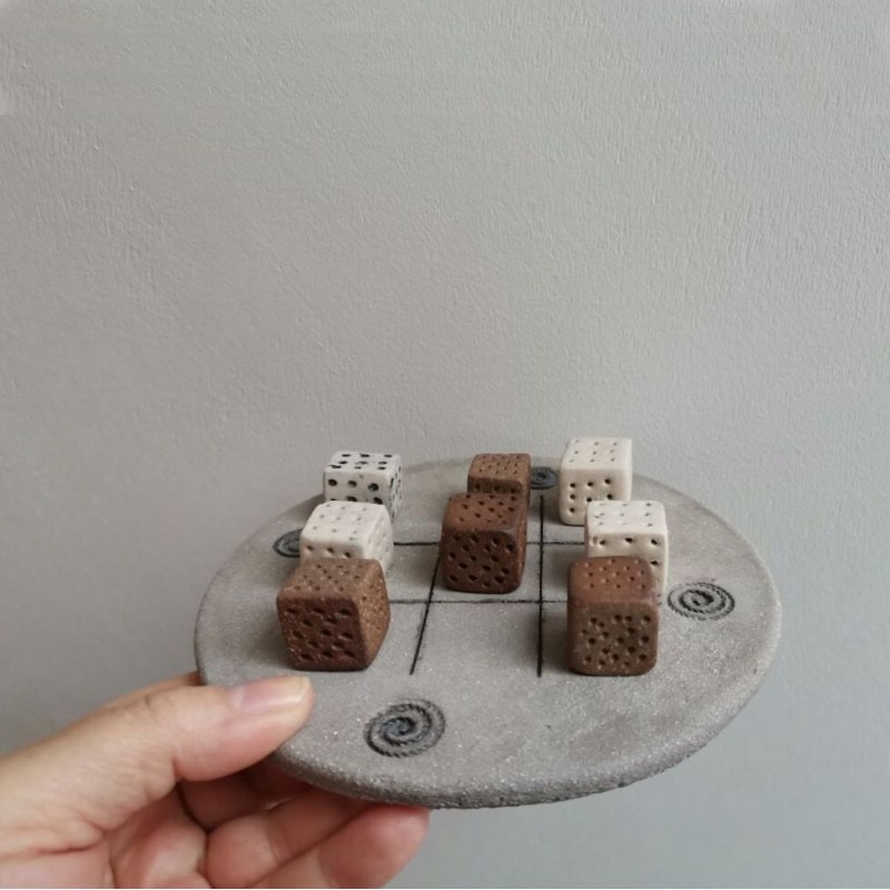 Tricolor tic tac toe sculpture, noughts and crosses set with cube pawns