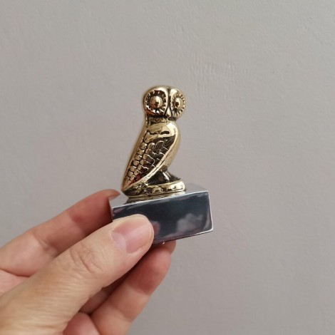 Brass owl sculpture, 6,6χ4,4 cm.