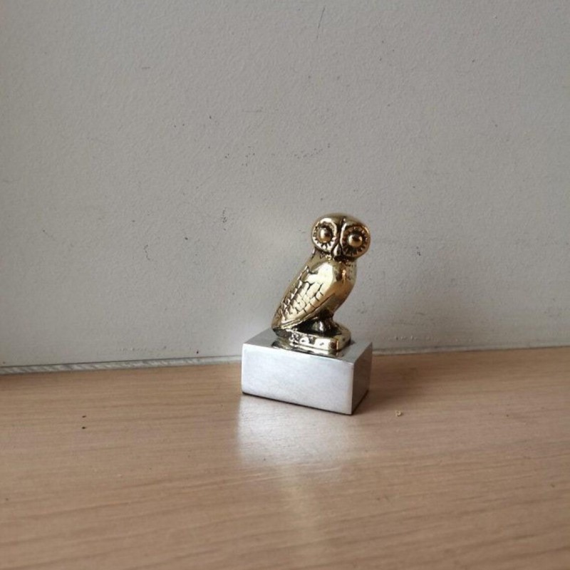 Brass owl sculpture, 6,6χ4,4 cm.