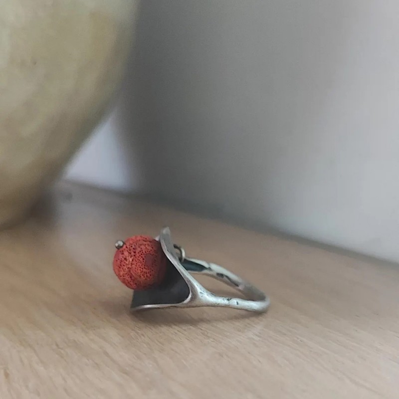 Red coral ring