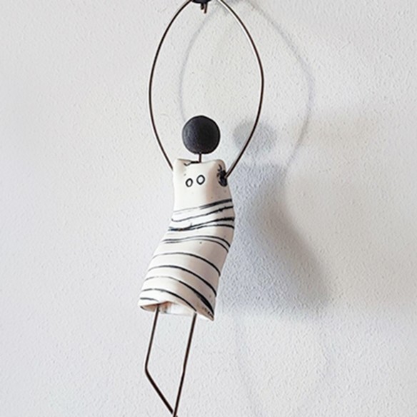 Porcelain figure with umbrella, 50x15 cm.
