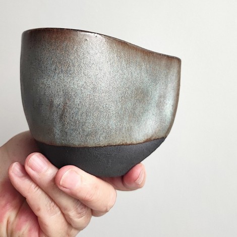Quirky ceramic mug, 11.5 x 8.5 cm. 2