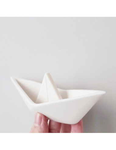 Porcelain paper boat, 16X6 cm.
