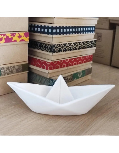 Porcelain paper boat, 16X6 cm.