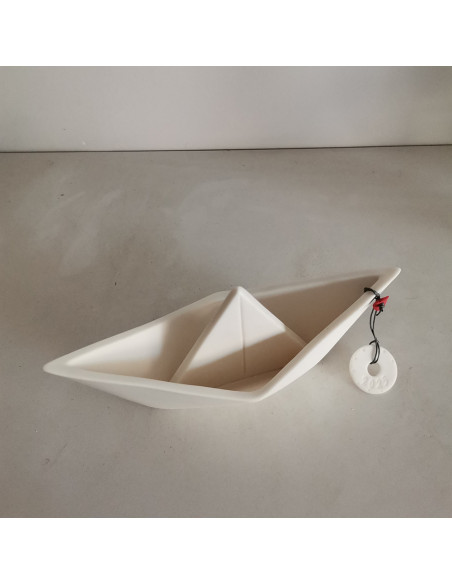 Porcelain big paper boat, 21X9 cm.