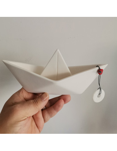 Porcelain big paper boat, 21X9 cm.