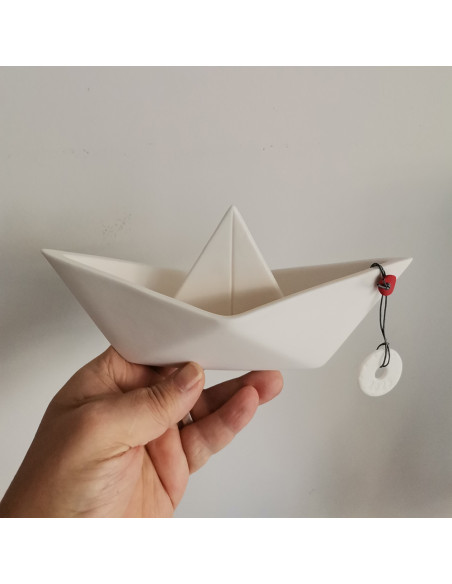 Porcelain big paper boat, 21X9 cm.