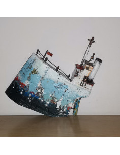 Wooden boat sculpture, 18χ13 cm.