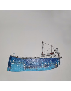 Wooden boat sculpture, 40x23 cm.