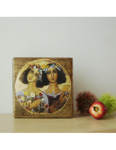 Romantic wooden box, 15x15 cm.