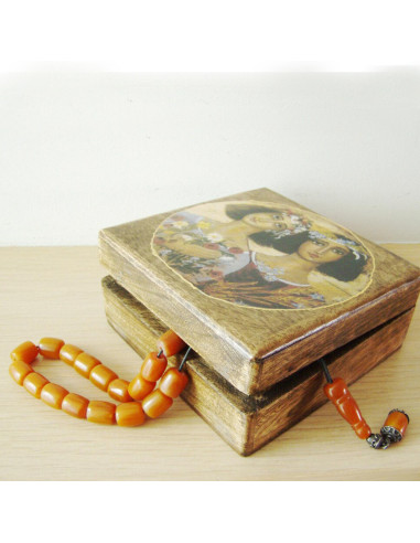 Romantic wooden box, 15x15 cm.