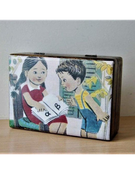 Kids reading decoupage box, 12x12 cm.