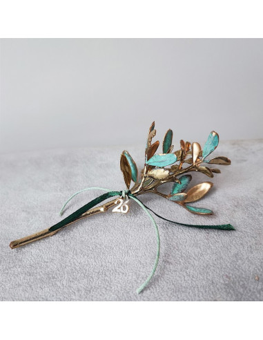 Gold tree charm, 2026 Ney Year's favours, '26' lucky charm