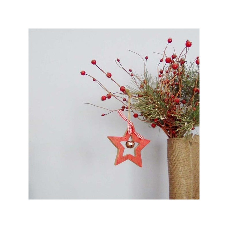 Red star wooden ornament