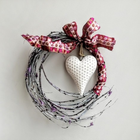 Metal heart wreath