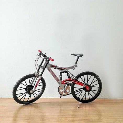 Mountain bike red and black, M&B mountain bike miniature, metal collectible miniature, racing bicycle miniature